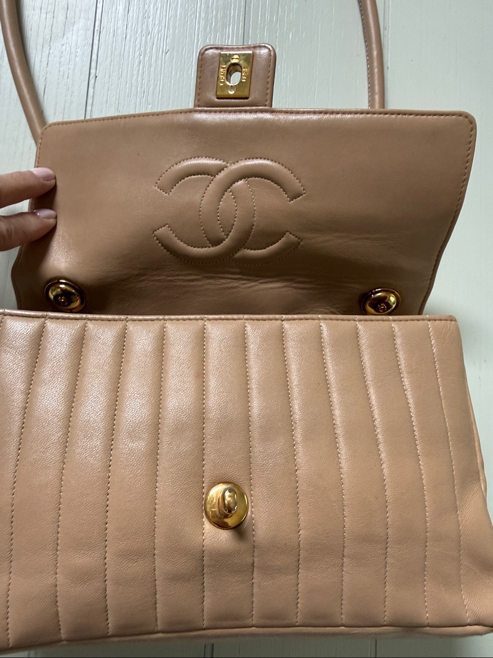 Chanel Beige Leather Quilted Bag - Picture 5 of 12